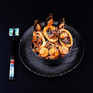 ნუდლსი ზღვის პროდუქტებით