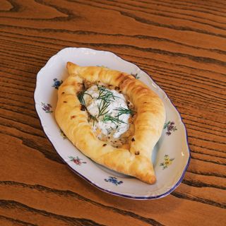 Мини-хачапури с рыбой