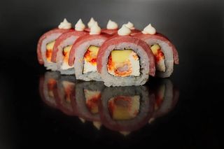 Рол Дракон з тунцем (396г)