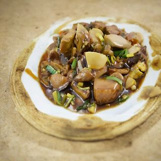 Pato Con Bambú Y Setas Chinas