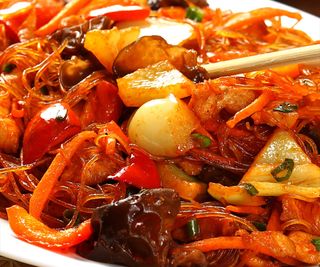 Furnici in copac cu porc 