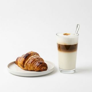 Brioche e latte macchiato menù
