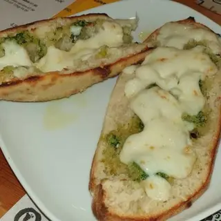 Pan Con Ajo Y Queso