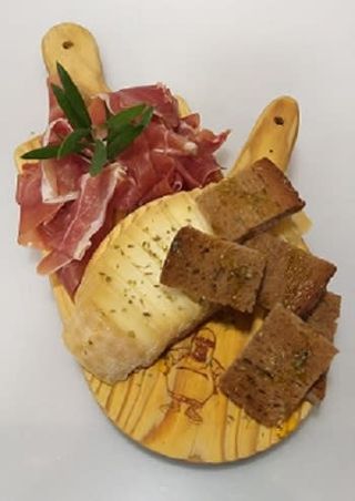 TAPA (QUEIJO E PRESUNTO)