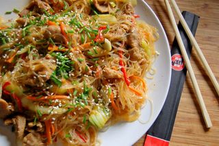 Makaron sojowy z wieprzowiną