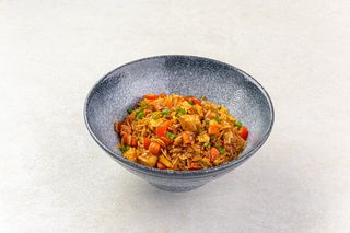 ЖАРЕНЫЙ РИС С КУРИЦЕЙ