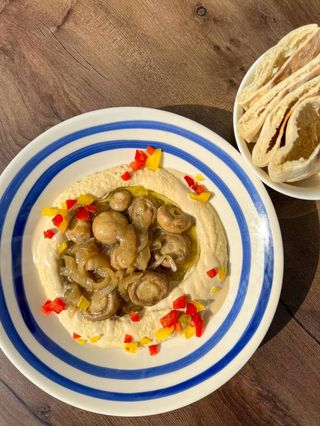 Хумус зі смаженими печерицями (vegan)