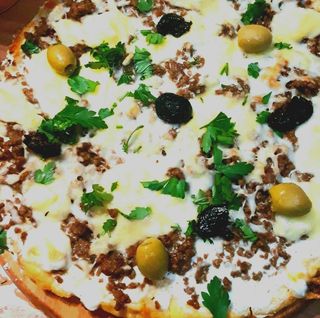 1 Pizza sans gluten Viande Hachée + 1 Gâteau sans gluten du Jour