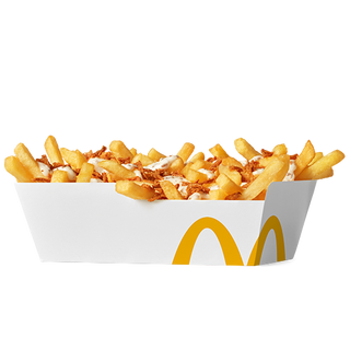 Картопля Фрі з грибним соусом і смаженою цибулею