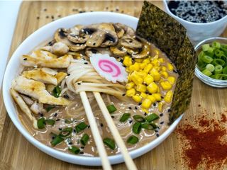 Рамен з куркою (350g)