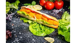 Sandwich cu sniţel de pui