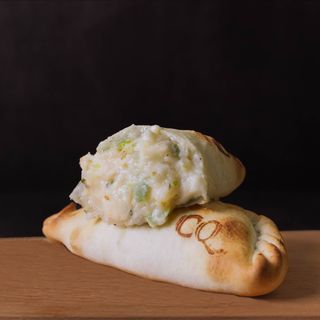 Empanada de Cebolla y Queso