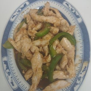 Pollo con pimiento verde