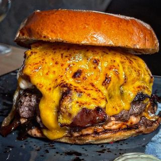 Burger MAYA (Mejor Cheeseburger de España)