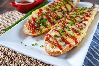 Zapiekanka z pieczarkami + kurczakiem 30 cm