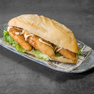 Bocadillo de pollo empanado 