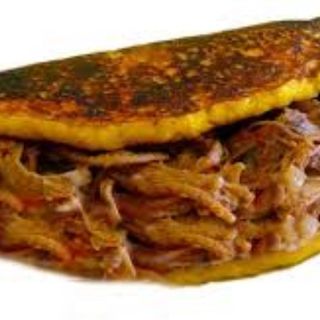 Cachapa Con Carne Mechada De Ternera