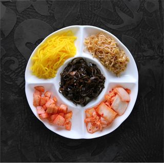 Ассорти корейских салатов