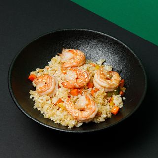 Բրինձ մանրածովախեցգետնով և բանջարեղենով