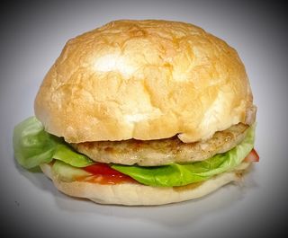 Pileća pljeskavica u lepinji