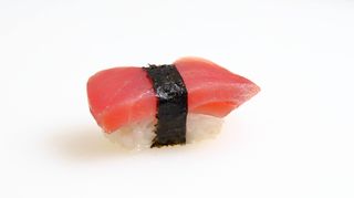 Суши тунец (40г)