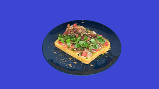 Scramble Toast z boczkiem