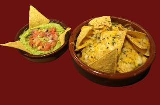 Tapa De Nachos Con Queso Y Guacamole