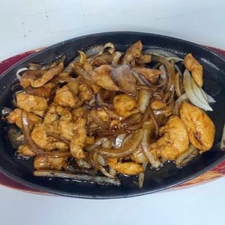 315A Pollo con Cebolla a la Plancha