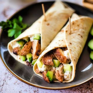 173 Rollo De Sólo Pollo Tikka Y Salsa En Pan Hindú