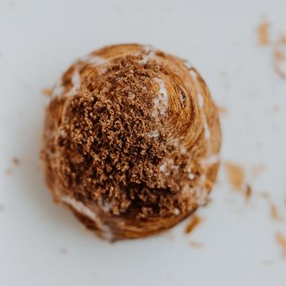 Cruffin relleno de avellana 