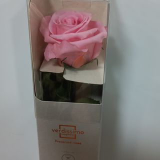 rosa eterna en caja pequeña