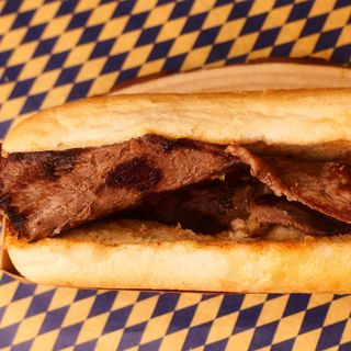 Bocadillo De Ternera