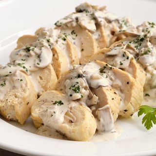 PECHUGUITAS CON SALSA DE CHAMPIÑONES