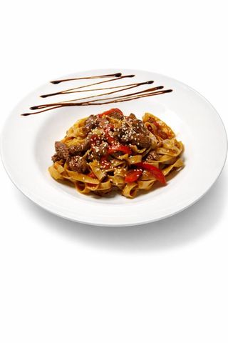 Паста вок з телятиною