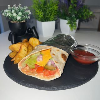 Roll vegetal con patatas y kétchup