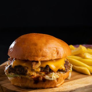 Burguer La Cohete (con patatas fritas)