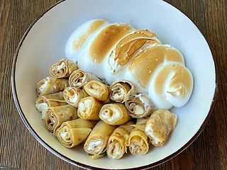 Млинці з сиром та обпаленою меренгою