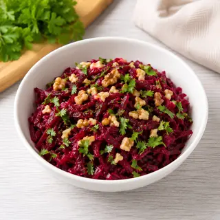 Свекольный салат  с грецким орехом и чесноком