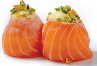 72 Gunkun Flambè avvolto da salmone