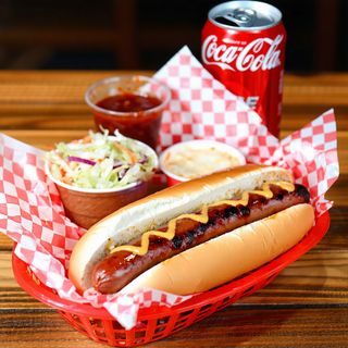 Хот-дог кебапче и сос + салата по избор  + Кока Кола Кен