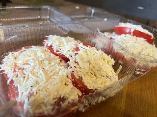 Помідори с бринзою (250 гр)