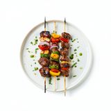 Plato combinado de pinchos de pollo