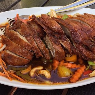 86. Pato Con Salsa Gon Bao