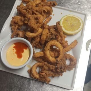 Calamares BRAVOS (salsa aparte)