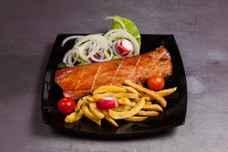 Dimljena bela vešalica