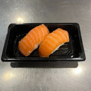 Nigiri Salmón (4 Uds.)