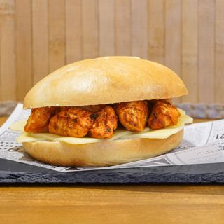 SG - Bocadillo raxo de pechuga de pollo y queso amarillo gouda