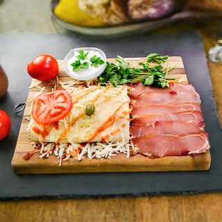 Zapečena palačinka pršuta ekstra