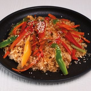 Рис с овощами и яйцом