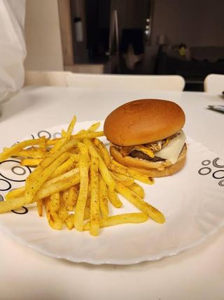 Egg Cheese Burger + Frites